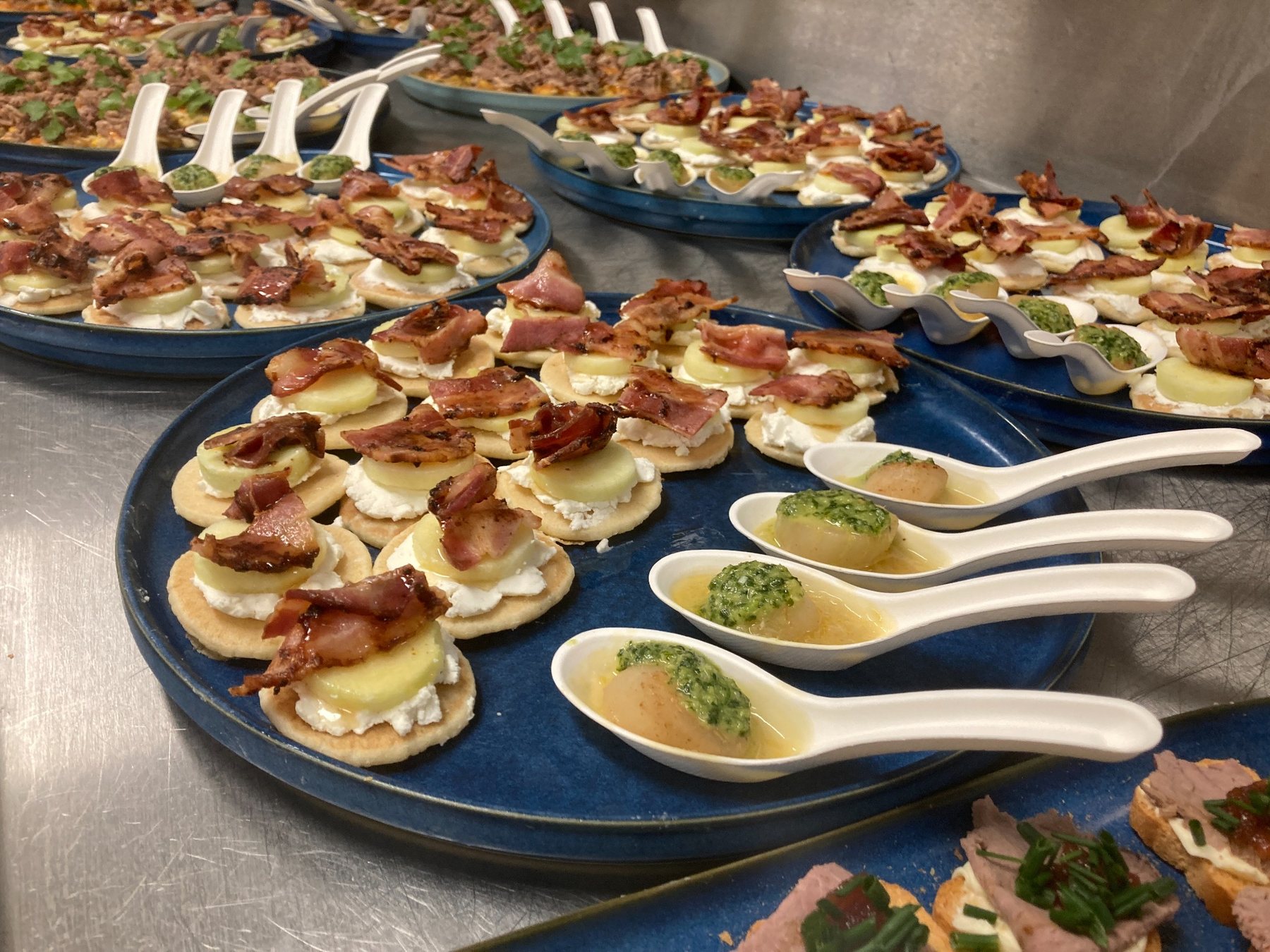 Detailed canapes